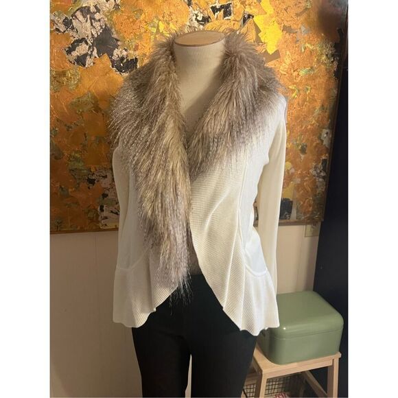 White House Black Market Fur Cover Up Cardigan Ecru SzM - Picture 3 of 9